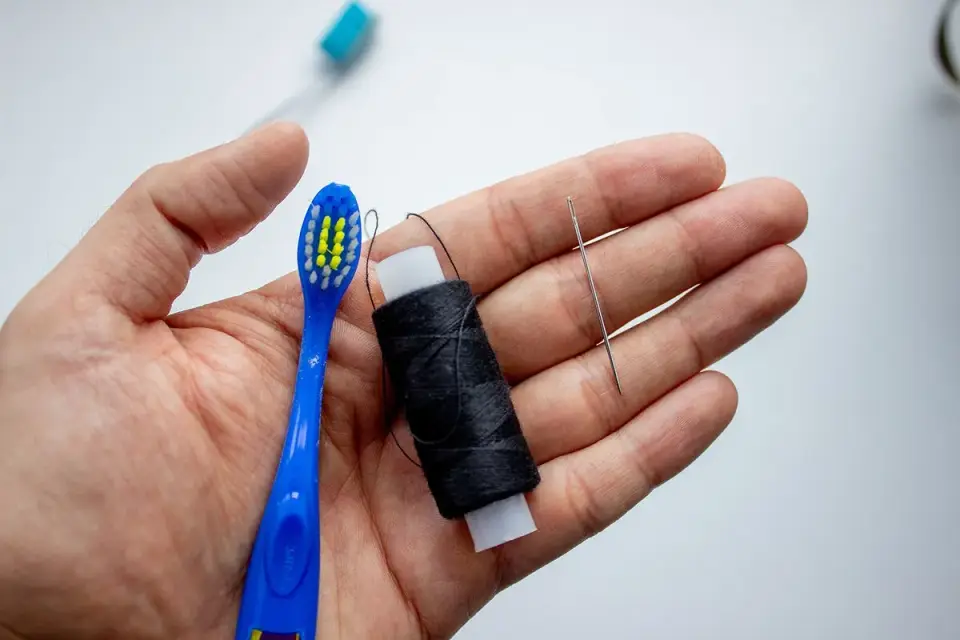 Adata ir dantų šepetėlis