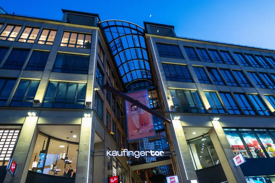 Kitokie prekybos centrai Vokietijoje / J2R / Shutterstock.com