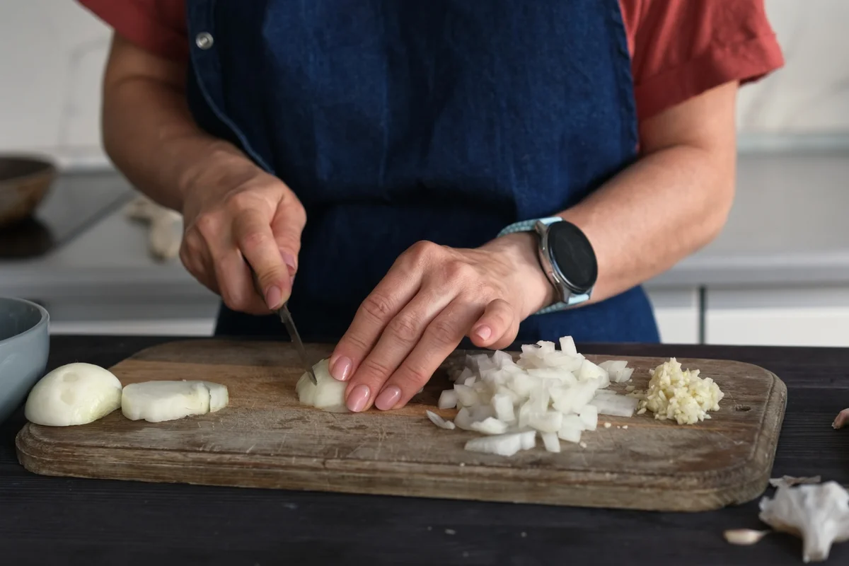 Geriausias būdas pjaustyti svogūnus