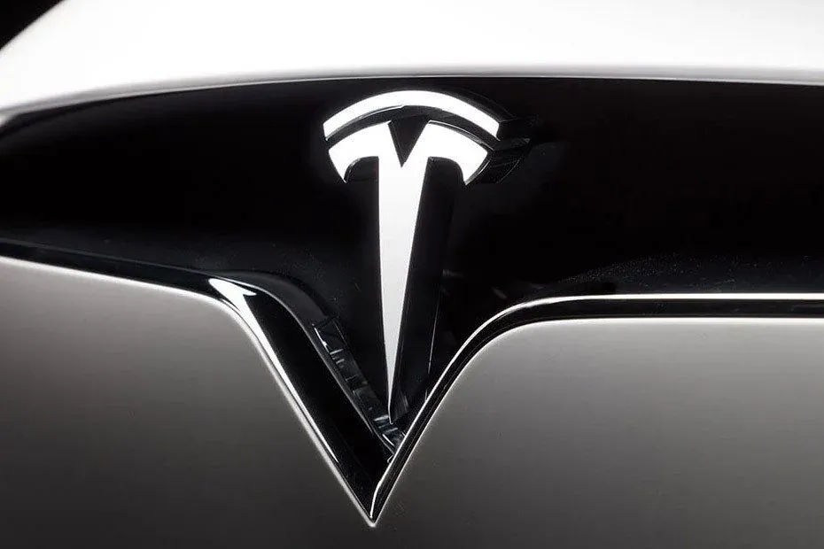Tesla automobiliai