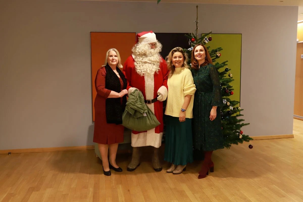 Kalėdų laukimas Suomijos ambasadoje / Tarptautinės Vilniaus Moterų asociacijos nuotr.