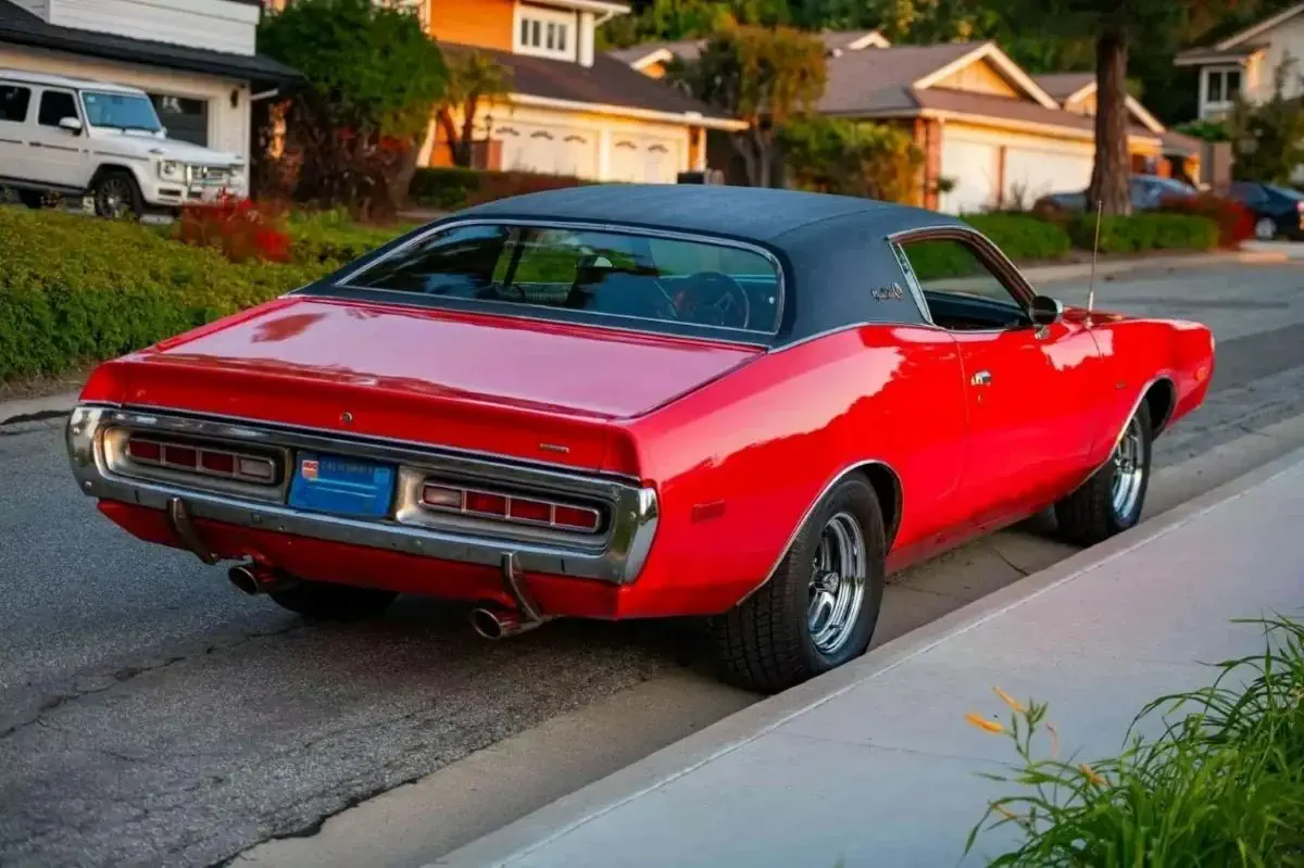 Dodge Charger SE 1972 2 (1)