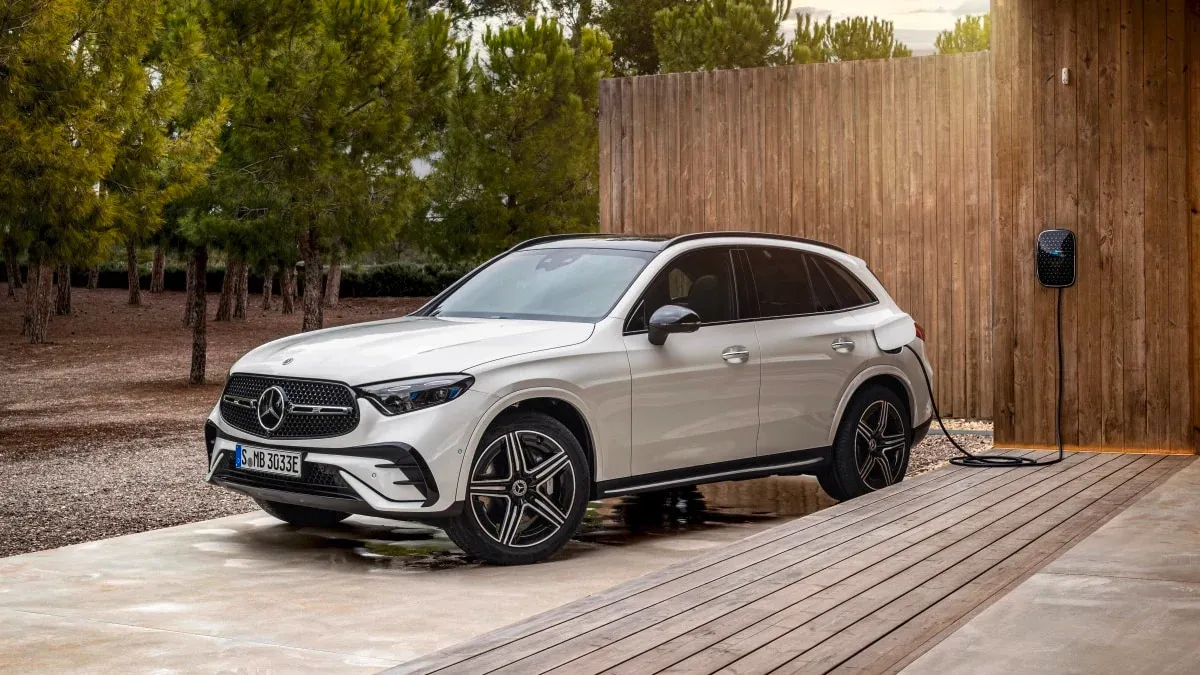 Mercedes GLC350e 2025 kaina