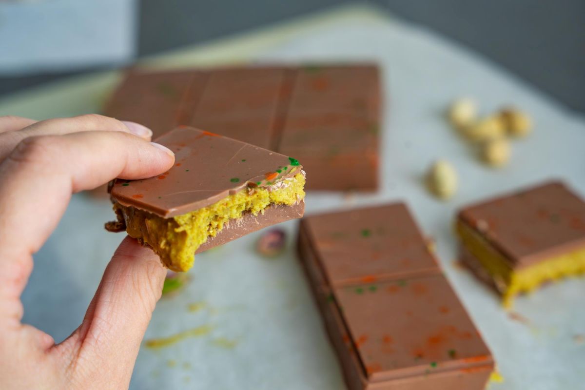 Dubajaus šokolado valgymas