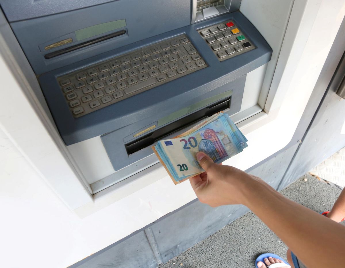 Bankomatuose gali būti netikėtų įrenginių