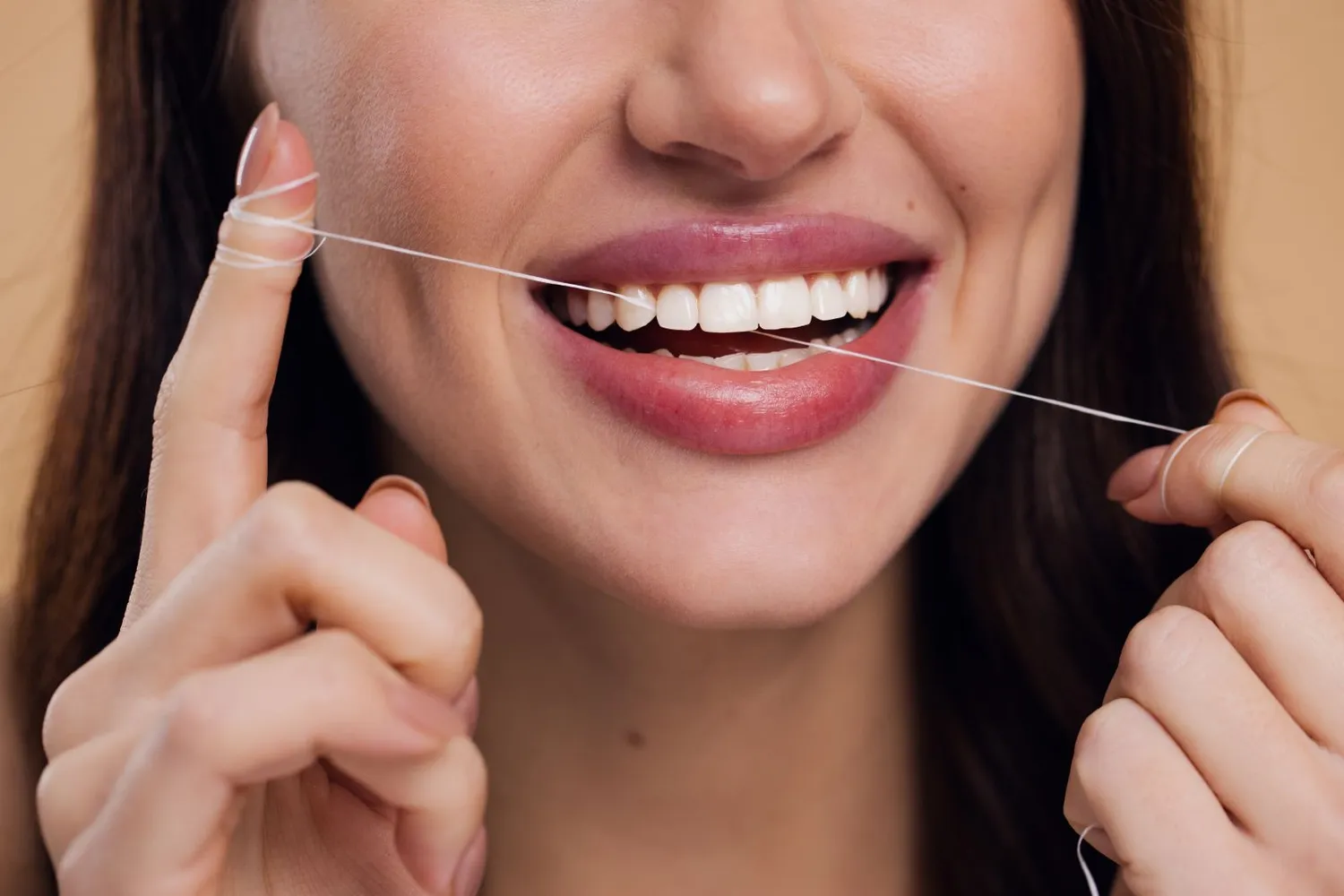 Dantų siūlo naudojimas