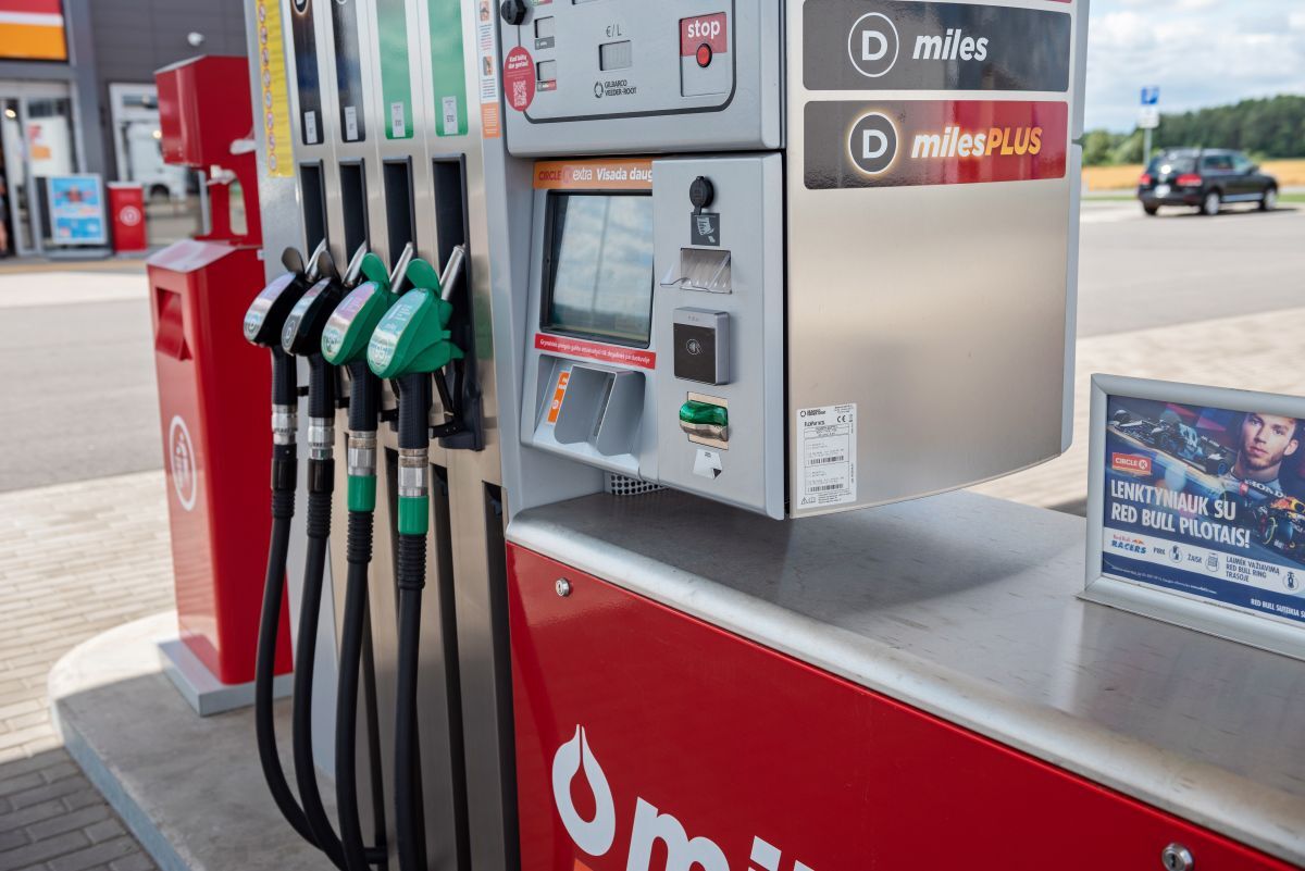 Dėl konflikto degalų kainos gali augti / Anna Maloverjan / Shutterstock.com