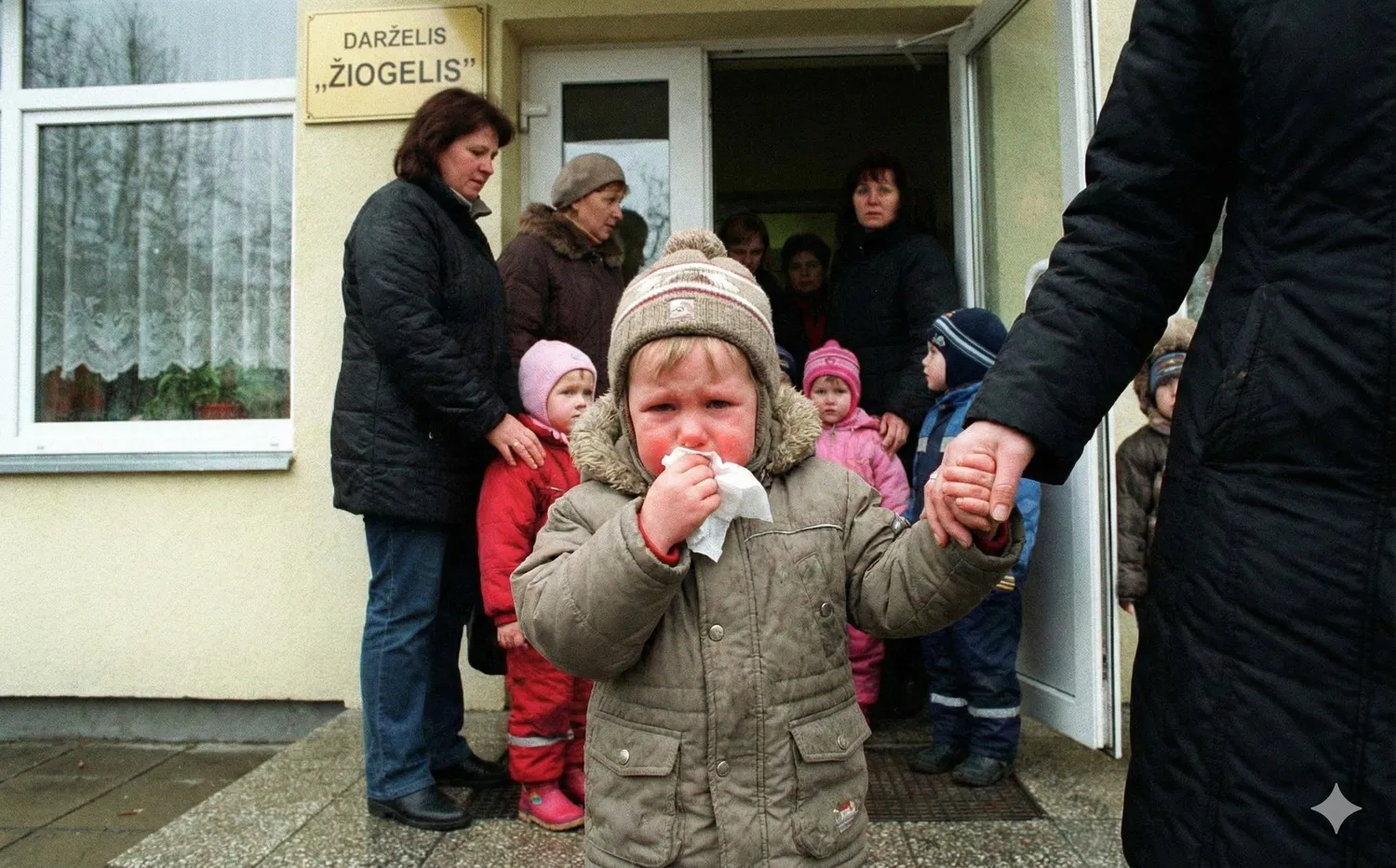 Sergantis vaikas darželyje / DI nuotr.