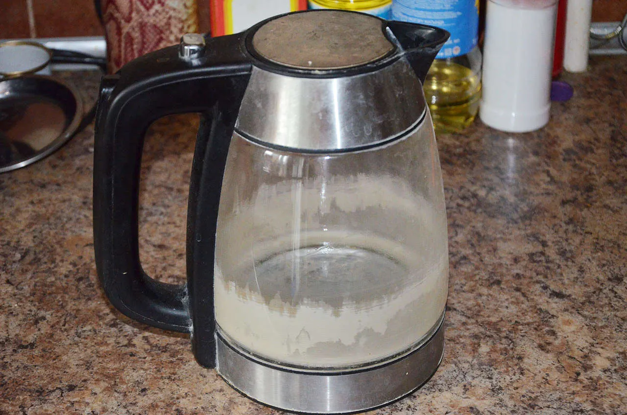 Kalkės kaupiasi virdulyje