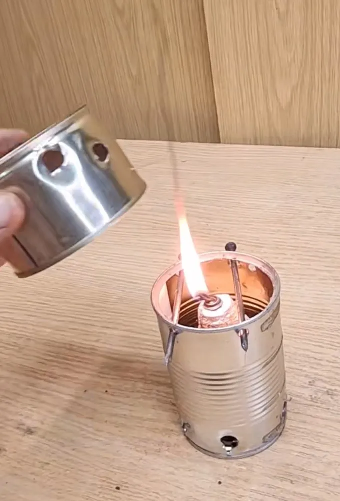 Kempingo krosnelė iš konservų skardinių 2