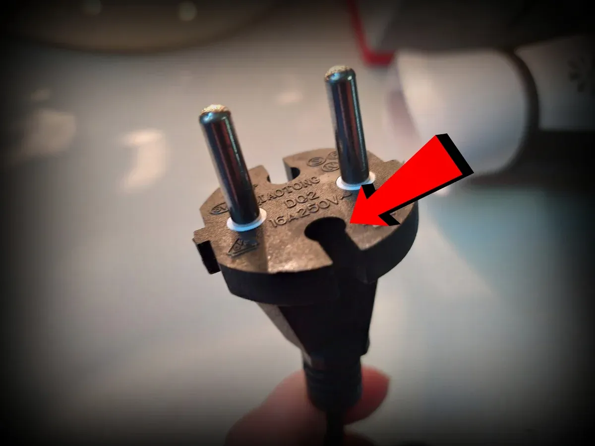 Kištukas elektros lizdui