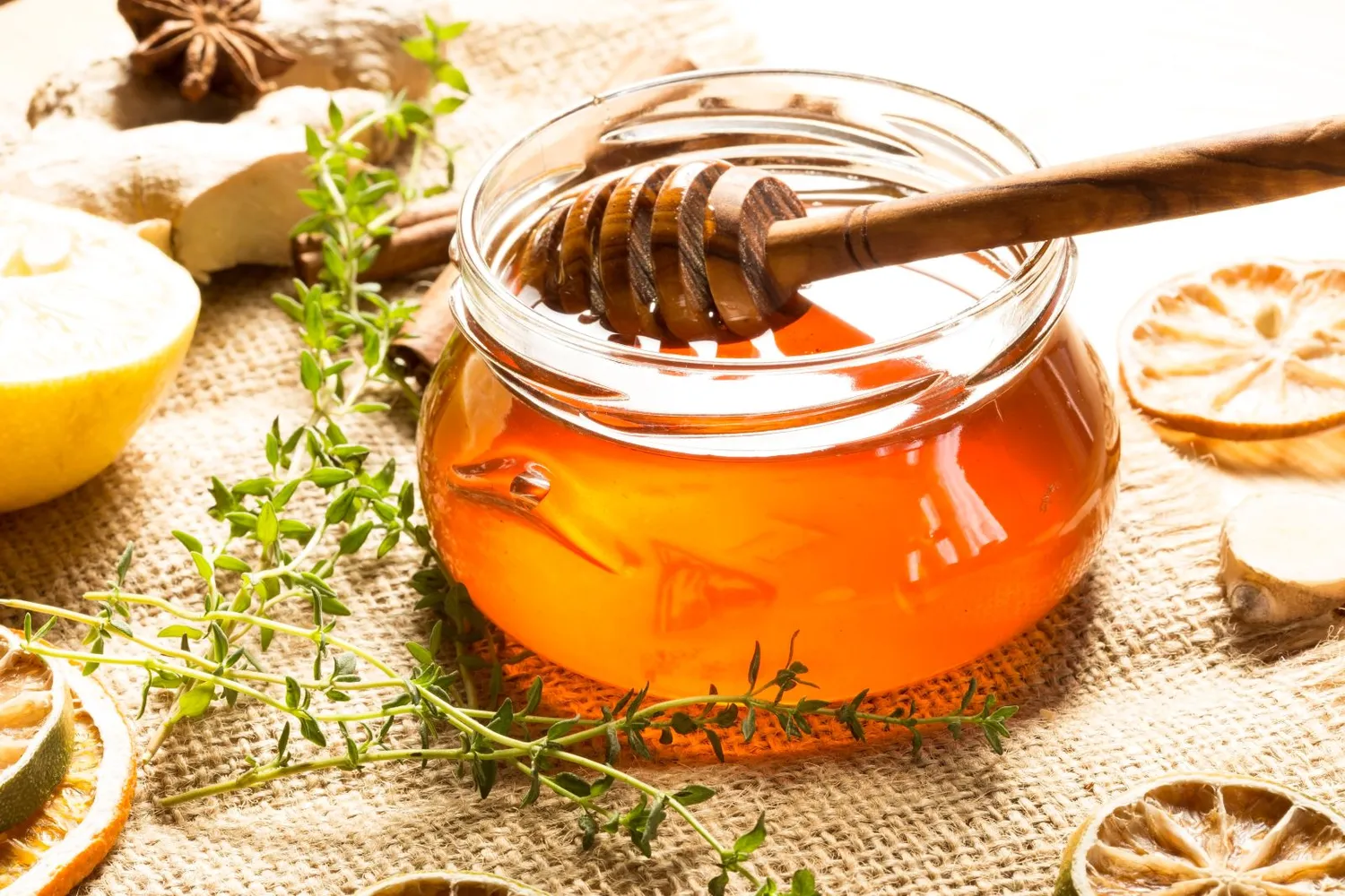 Medaus ir čiobrelių naudojimas kai sergate