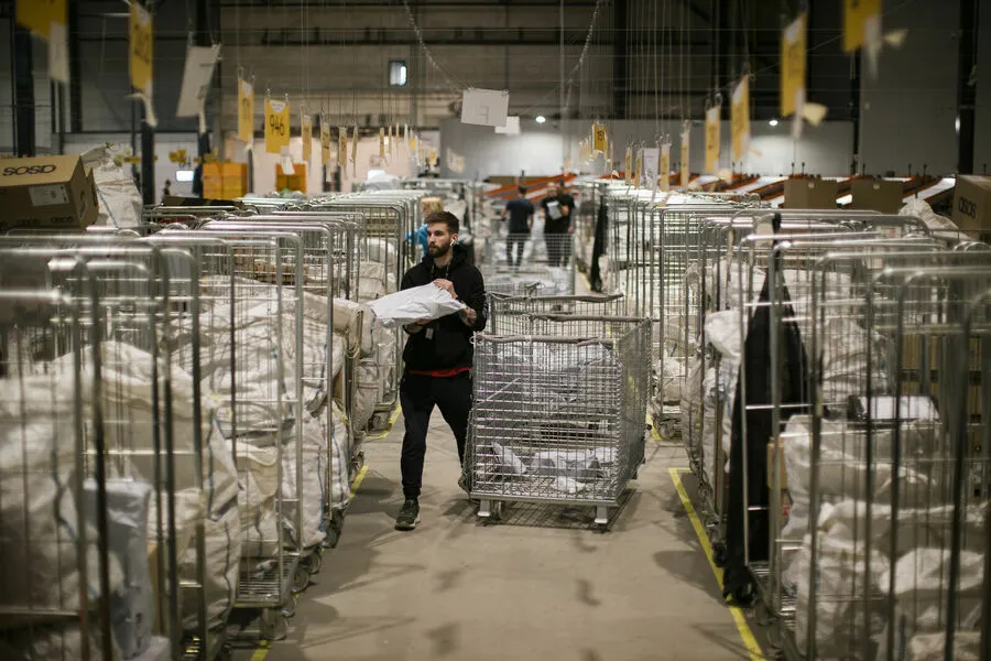 Omniva siuntų riušiavimas