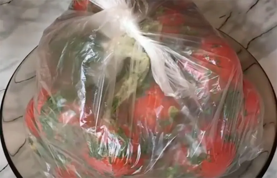 Švelniai sūdyti pomidorai