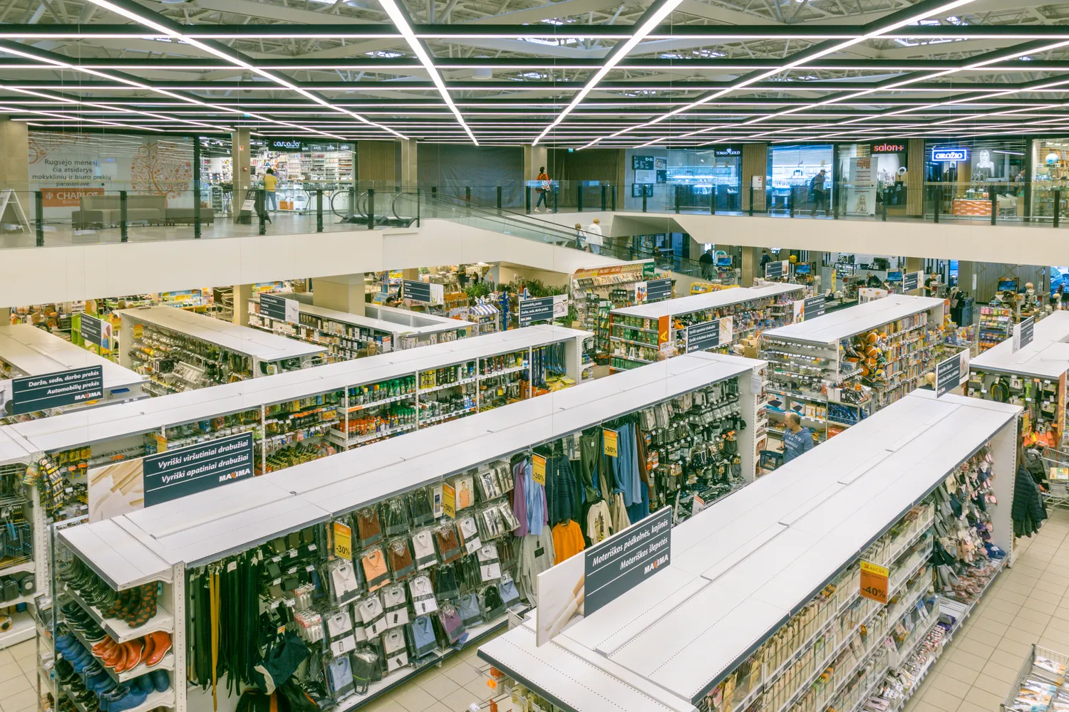 Maxima parduotuvė / Veja / Shutterstock.com