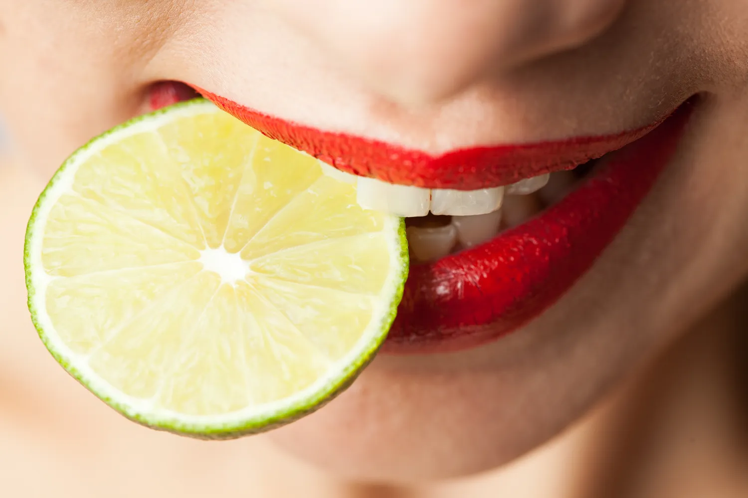 Rūgštus maistas gadina dantis