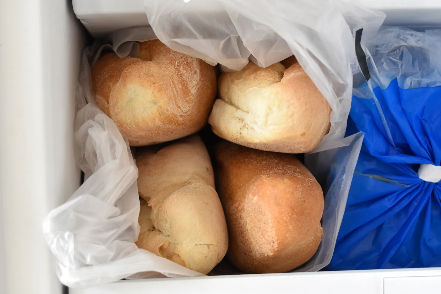 Duona šaldiklyje