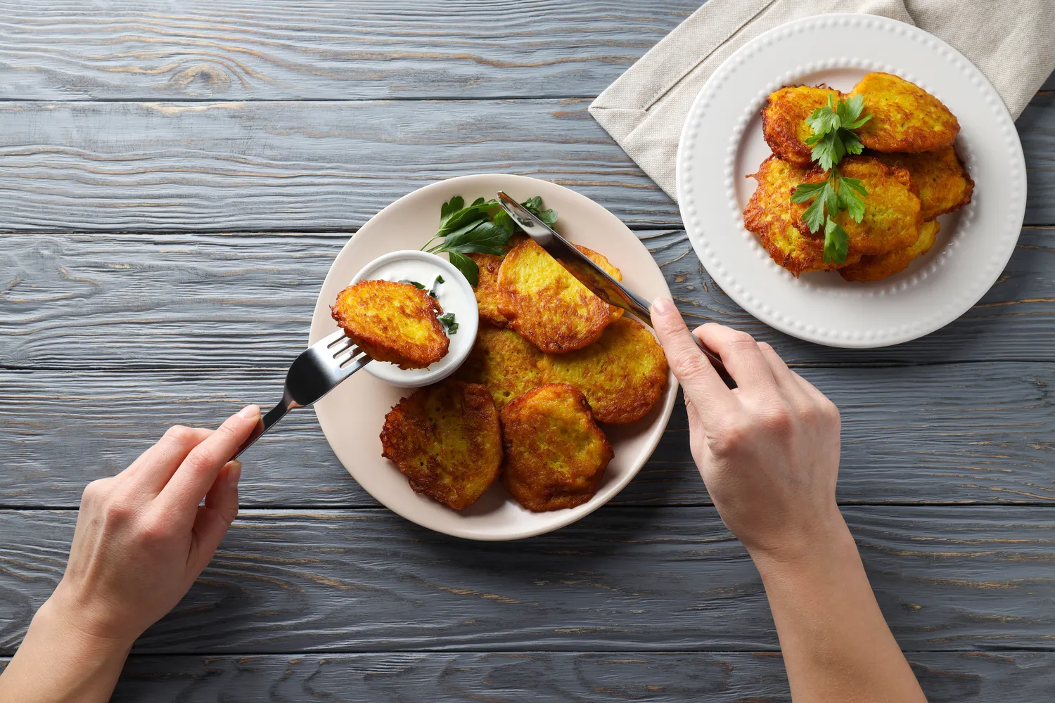 Štai kaip reikia kepti bulvinius blynus