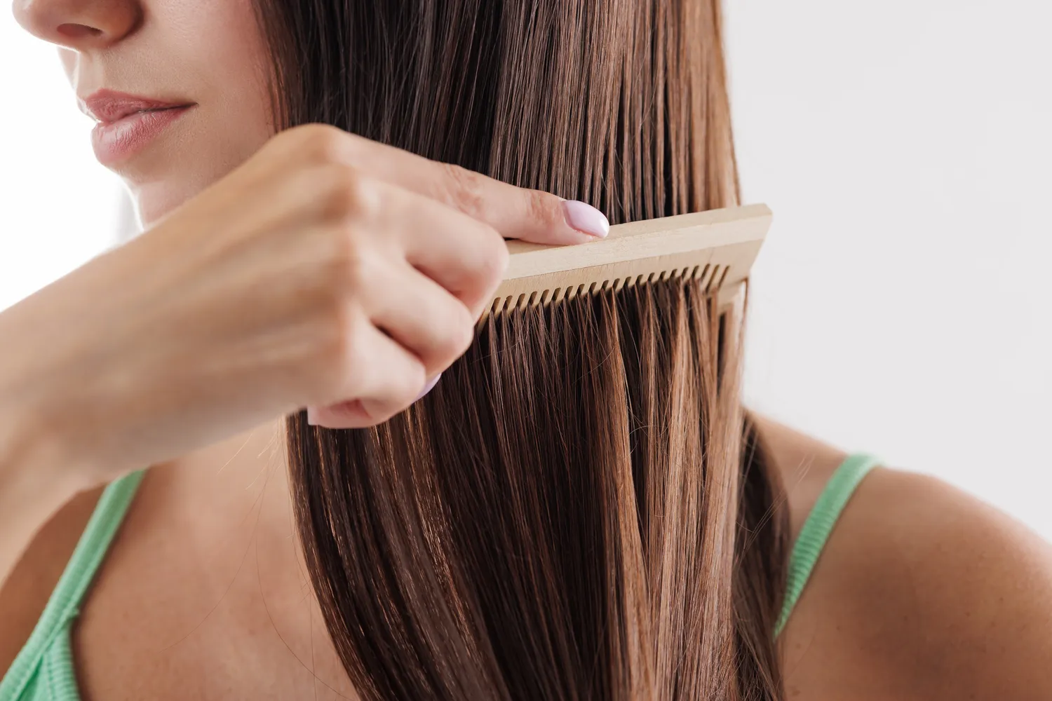 Plaukų šukavimas prieš miegą