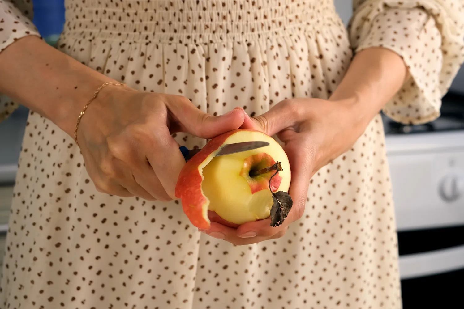 Štai kaip reikia valgyti obuolius