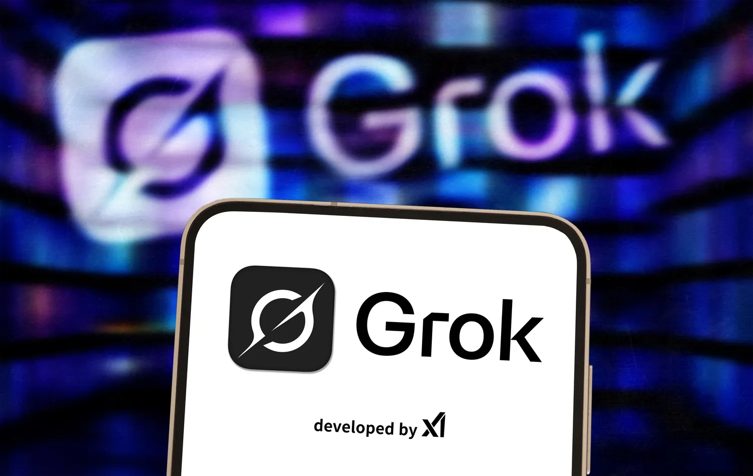Grok / gguy / Shutterstock.com