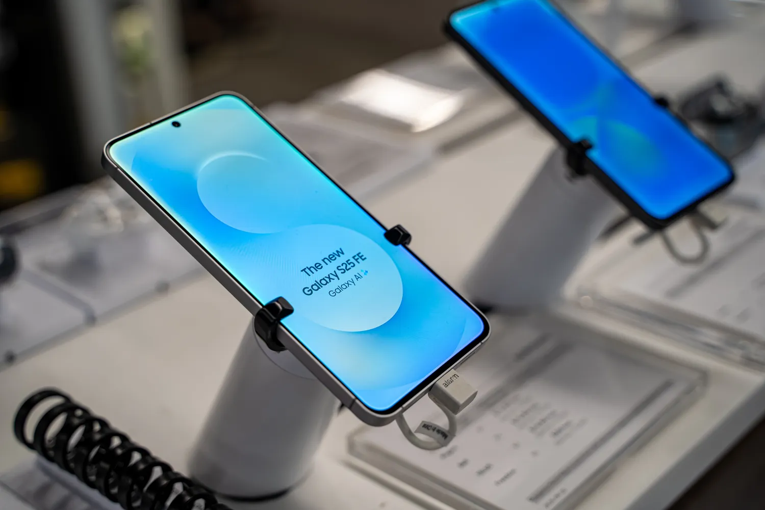 Kur slypi pavojai telefonuose? / Erman Gunes / Shutterstock.com