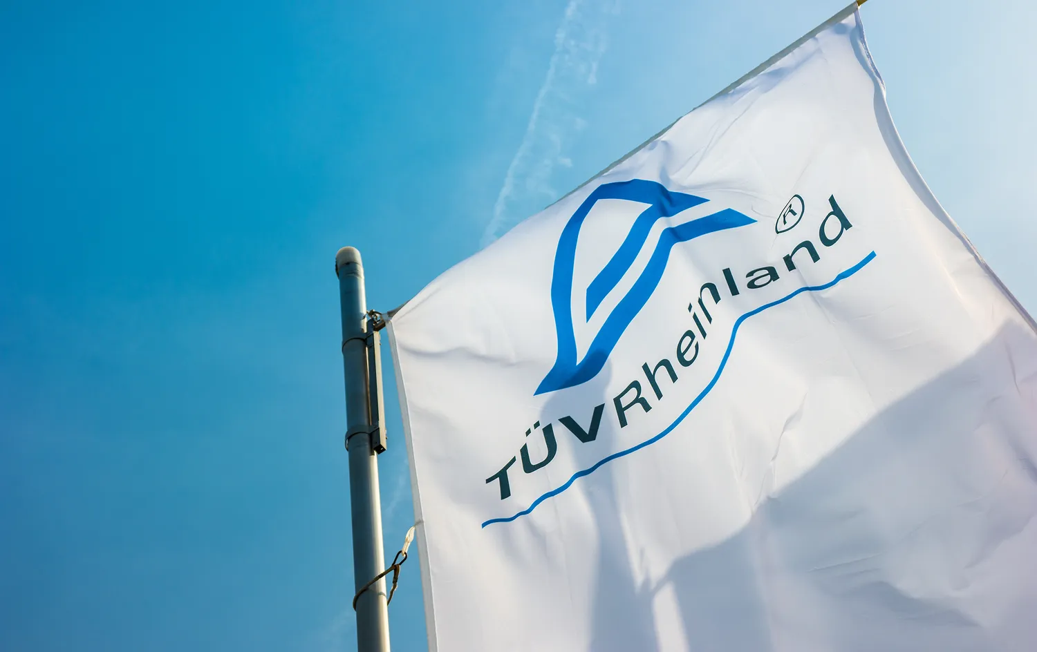 TÜV Rheinland / r.classen / Shutterstock.com